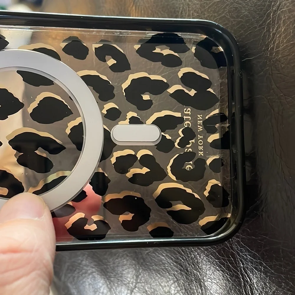 ⭐️ 4 for 20! Kate spade leaopard print iPhone 14pro case